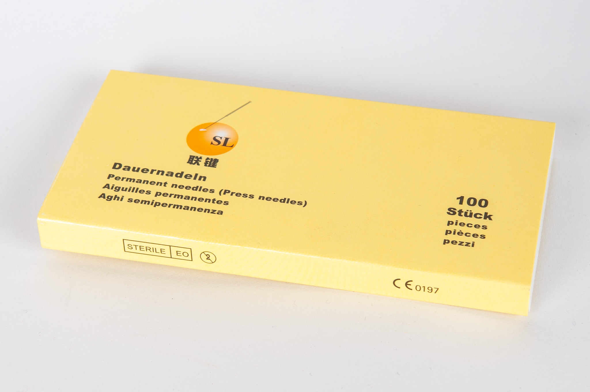 SL Dauernadel auf atmungsaktiven Pflastern SL Dauernadel auf atmungsaktiven Pflastern